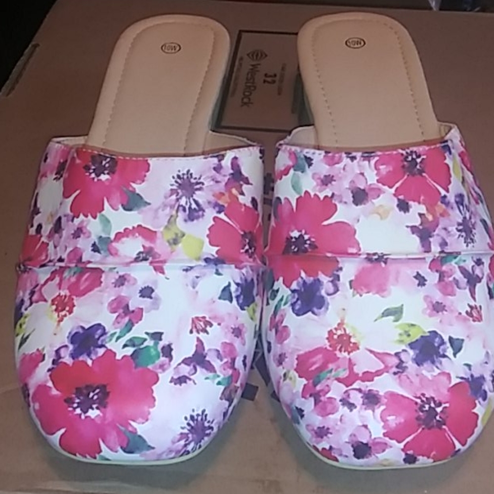 Floral Lounging Slides